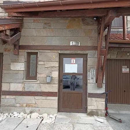 Lift 531 Apartment